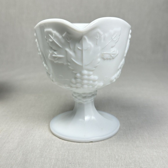 VTG Indiana Milk Glass Colony Harvest Grapes Cream and Sugar Set Mint Condition - Picture 5 of 6